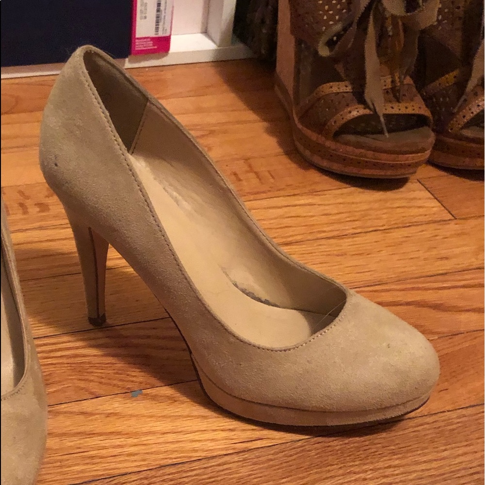 Nude suede heel